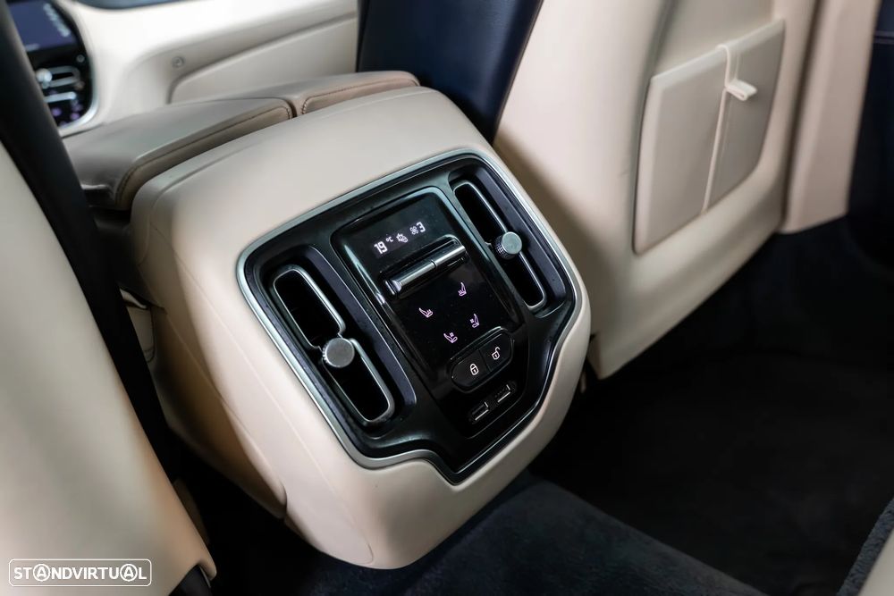 Aston Martin DBX Standard - 30