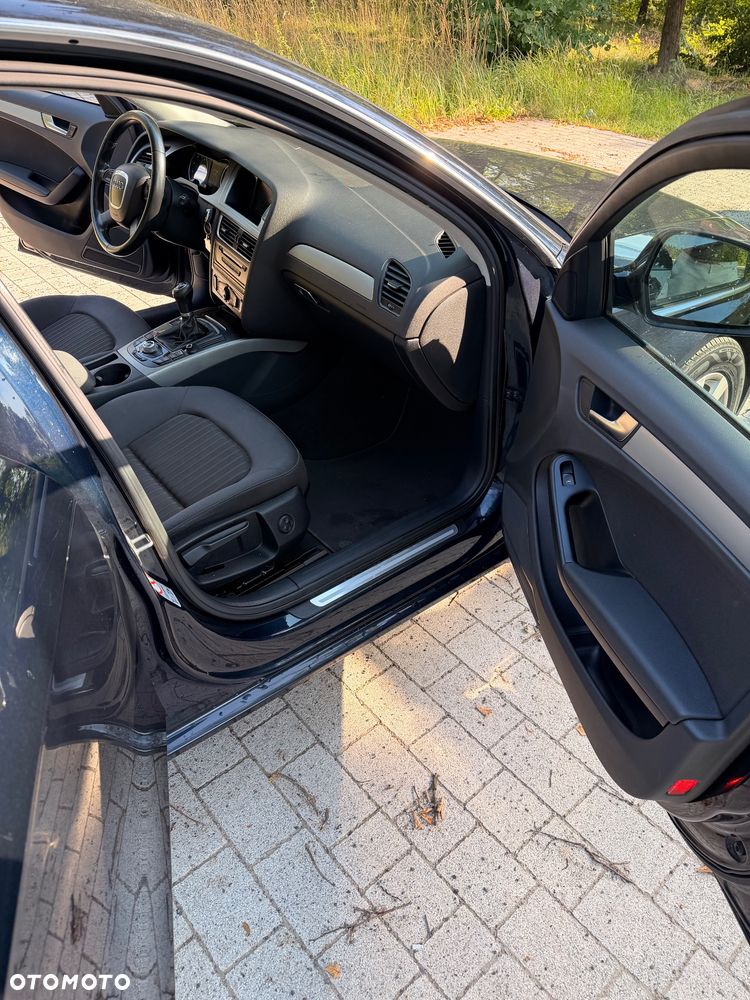 Audi A4 Limousine - 8