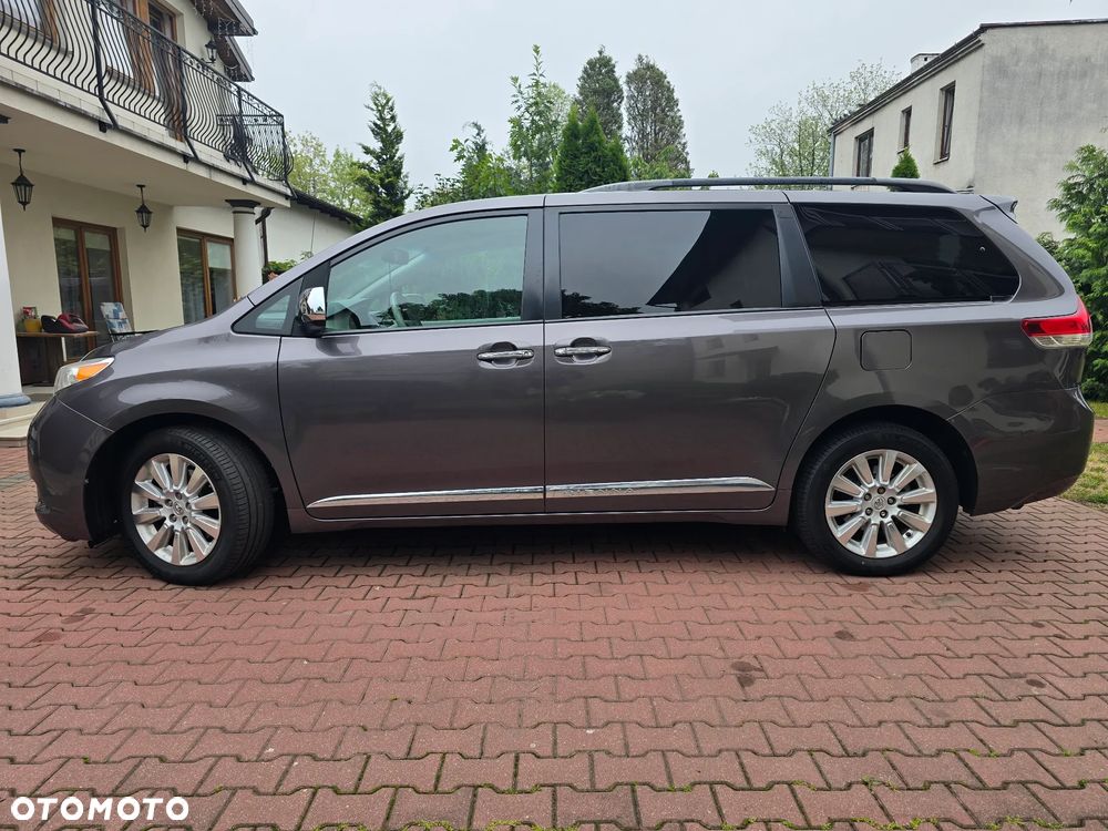Toyota Sienna 3.5 V6 XLE AWD - 8
