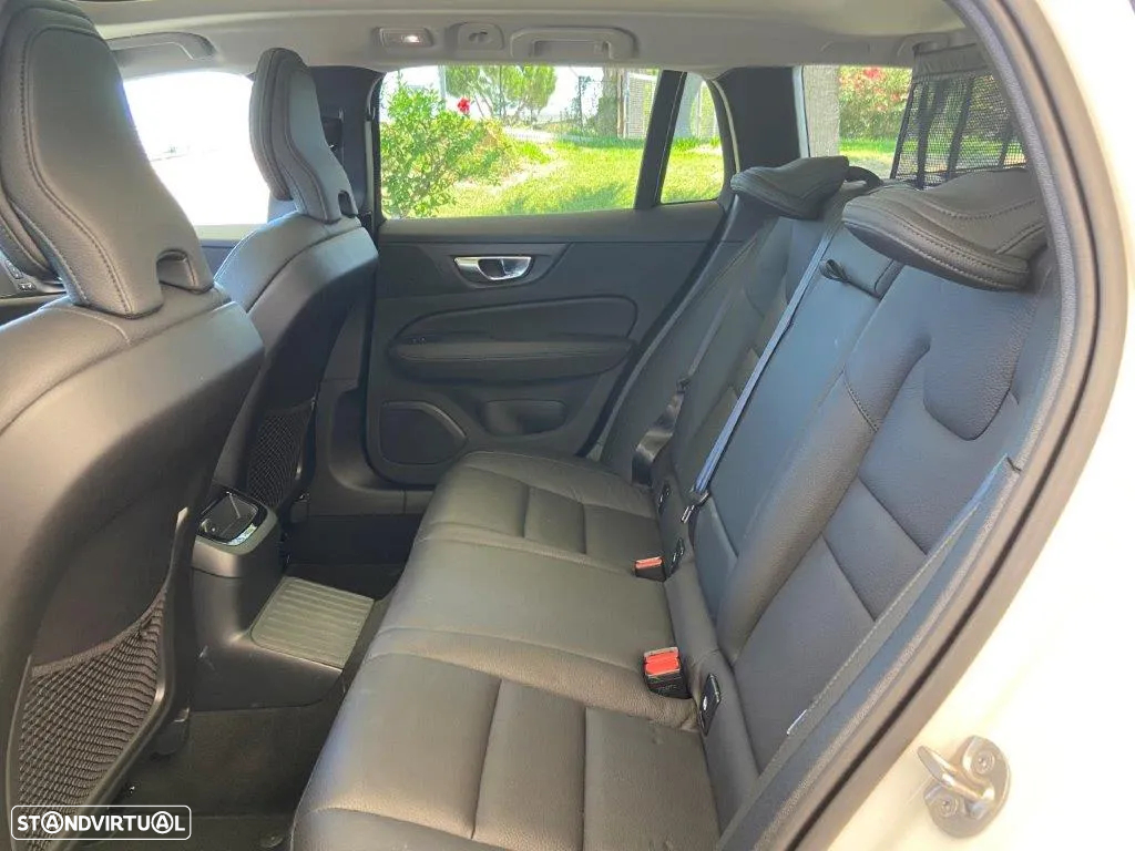 Volvo V60 2.0 T6 AWD TE Plus Dark - 12