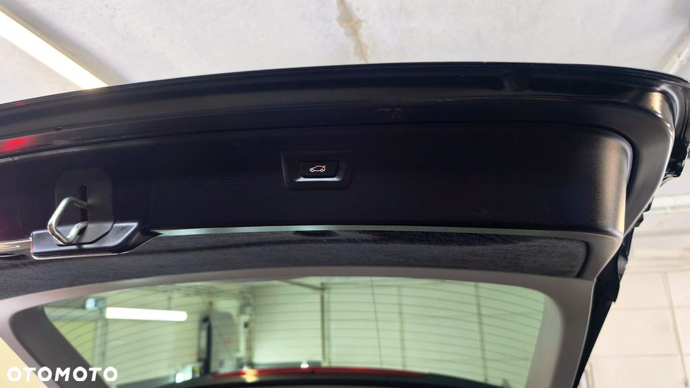 BMW Seria 5 530d xDrive Sport-Aut - 23