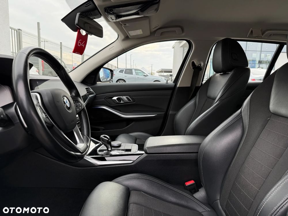 BMW Seria 3 320d - 26