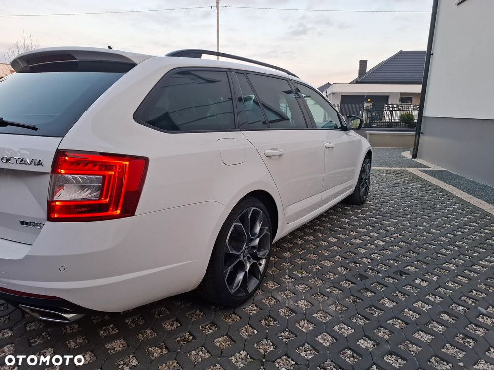 Skoda Octavia 2.0 TDI DSG RS - 6