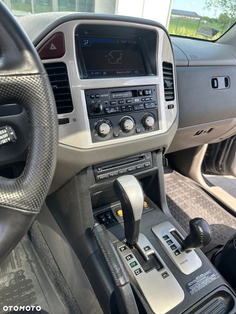 Mitsubishi Pajero 3.2 DID - 17
