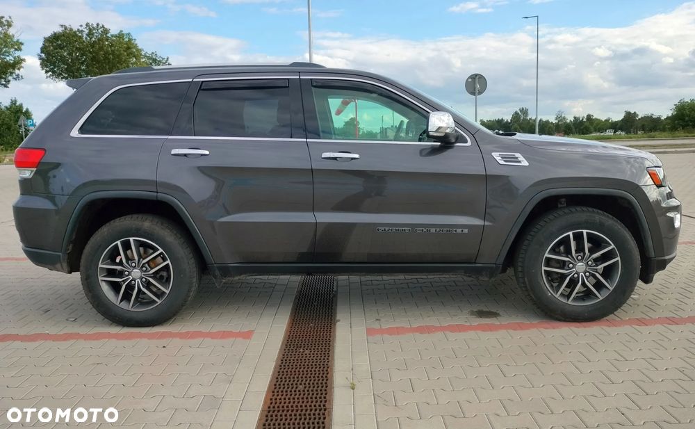 Jeep Grand Cherokee - 10