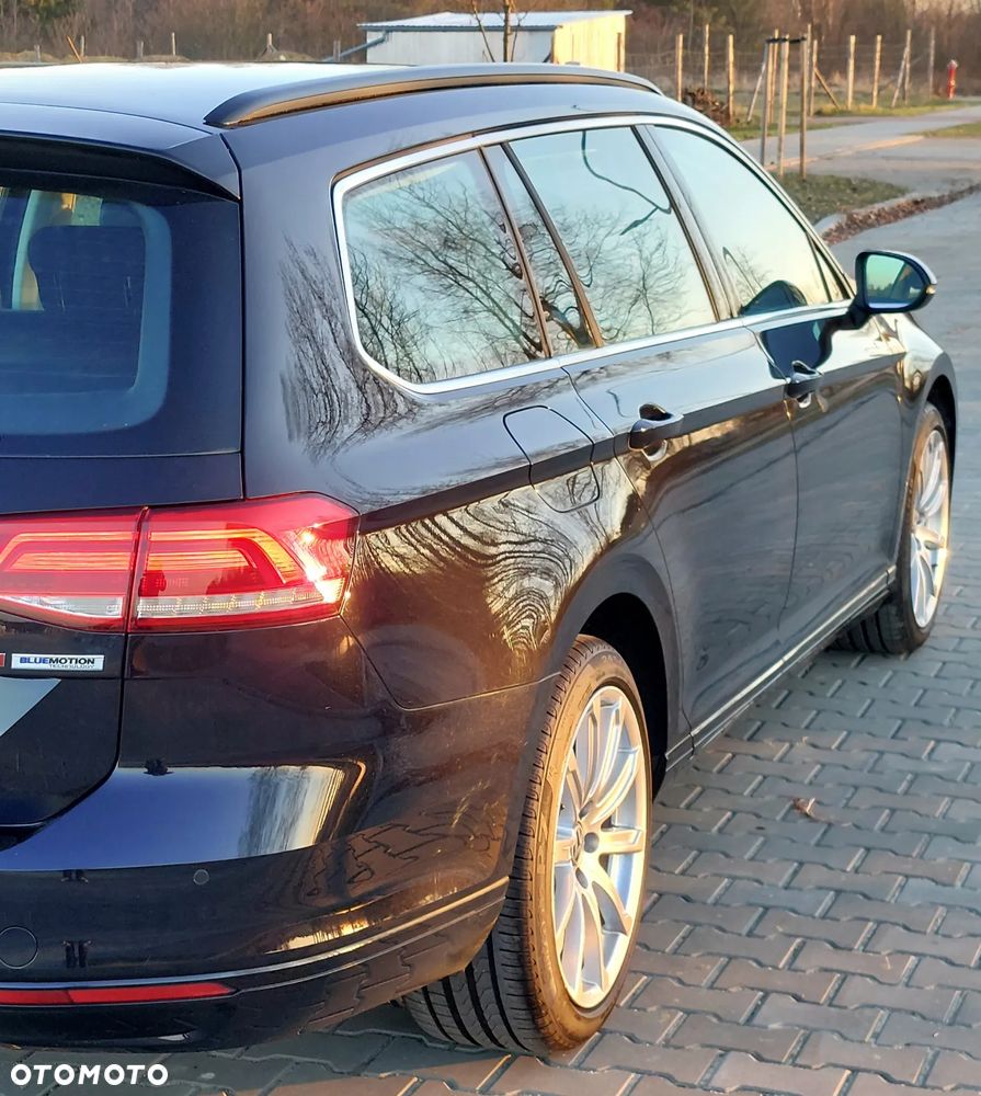 Volkswagen Passat - 25