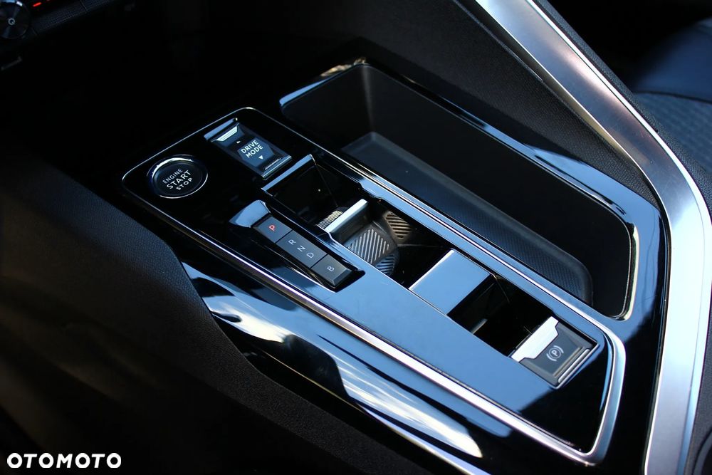 Peugeot 3008 225 e-EAT8 Allure - 28
