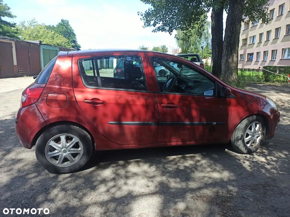 Renault Clio 1.5 dCi Authentique - 5