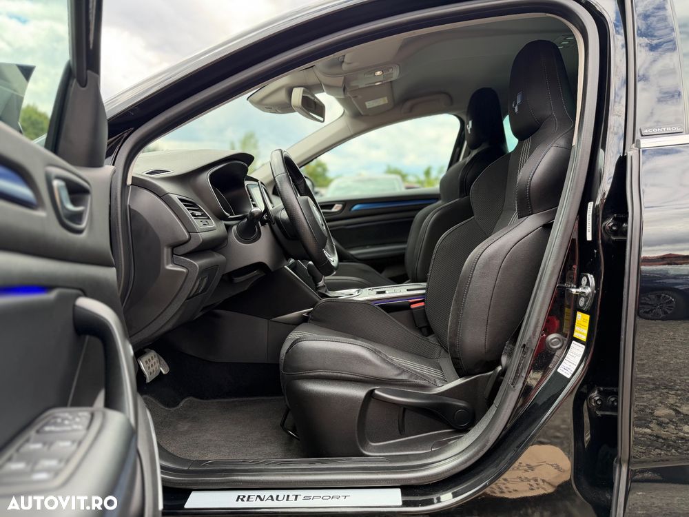 Renault Megane ENERGY TCe 205 EDC GT - 36