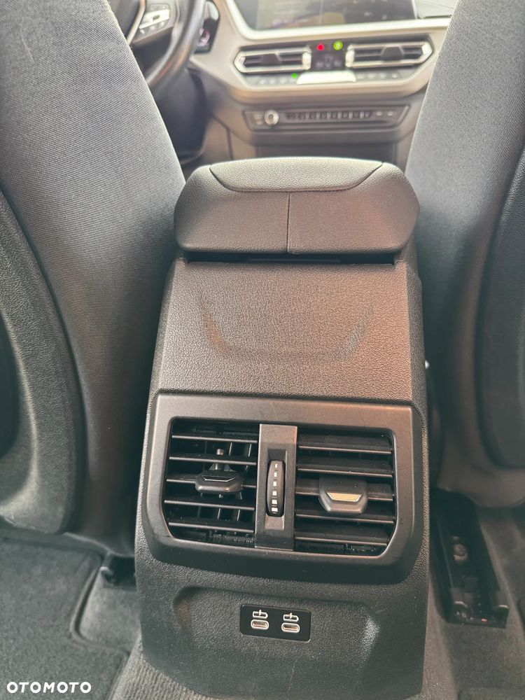 BMW Seria 2 218i Advantage - 27