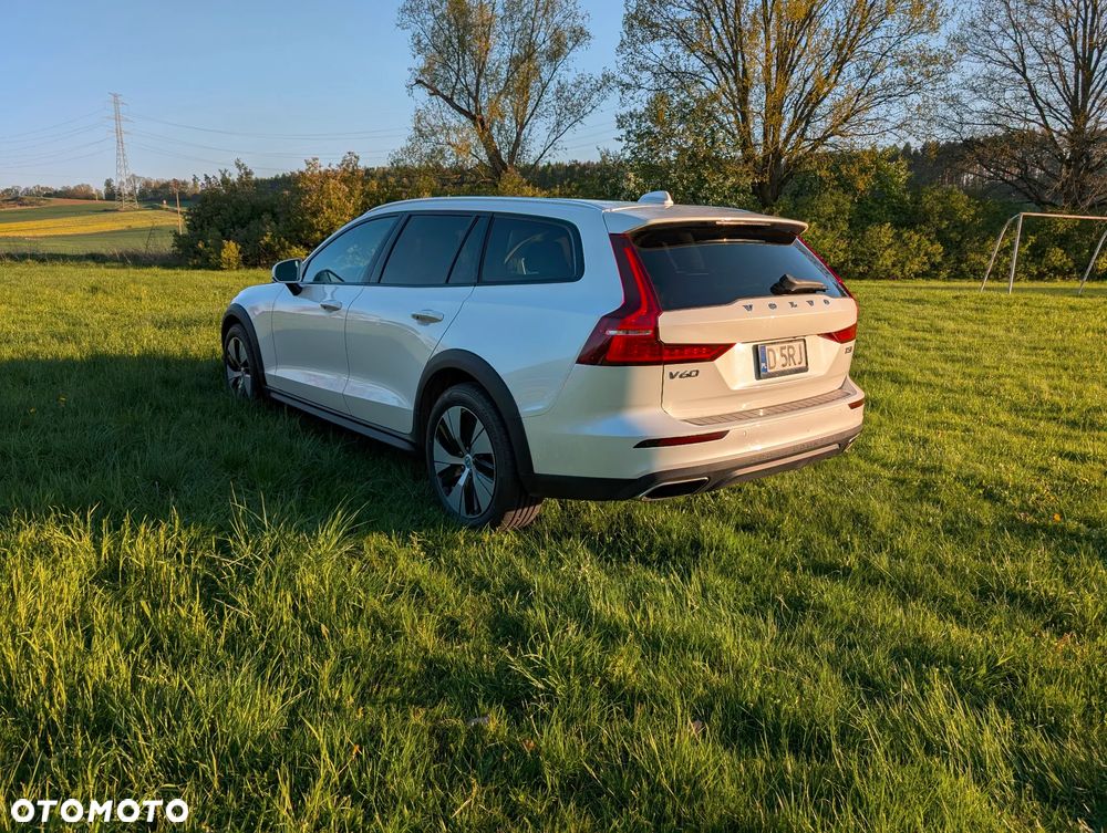 Volvo V60 T5 AWD Momentum - 4