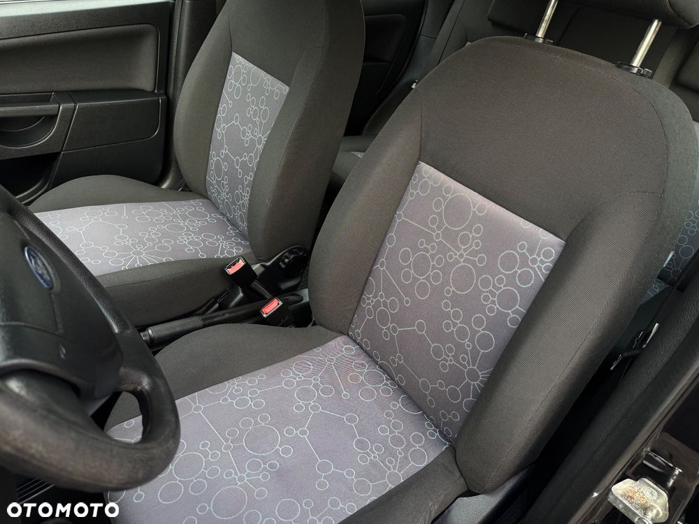 Ford Fiesta 1.3 Trend - 33