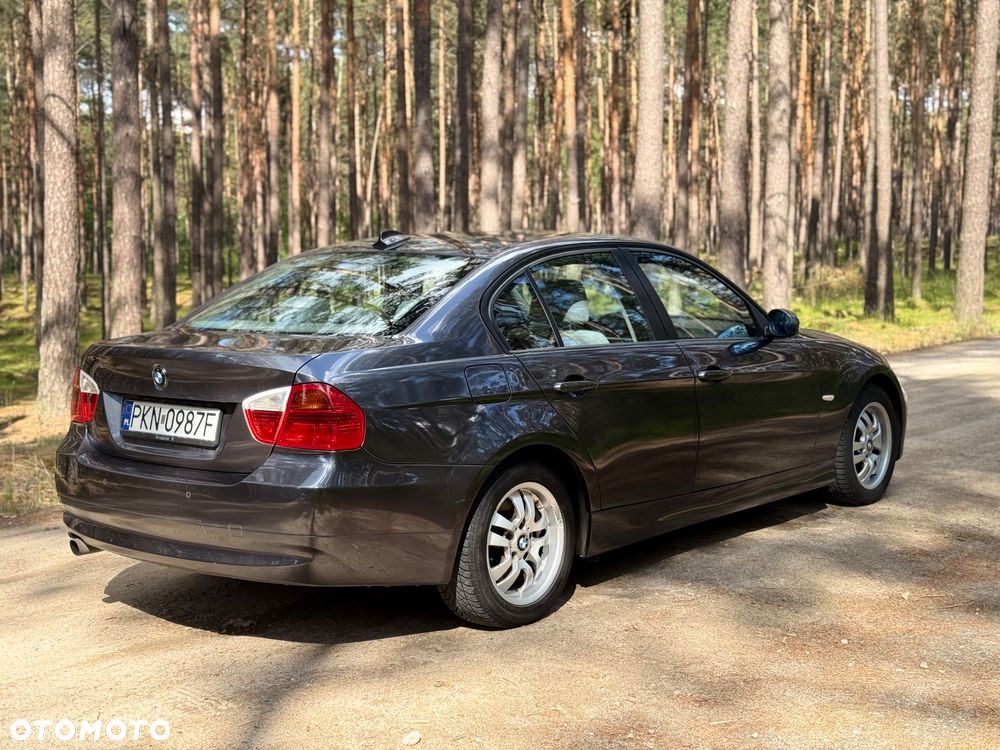 BMW Seria 3 318i - 3