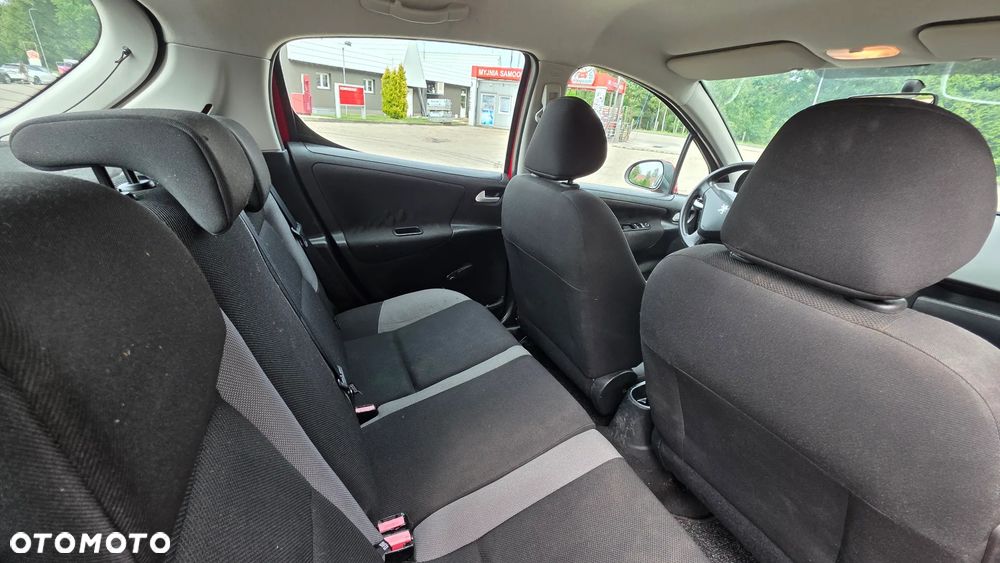 Peugeot 207 - 10