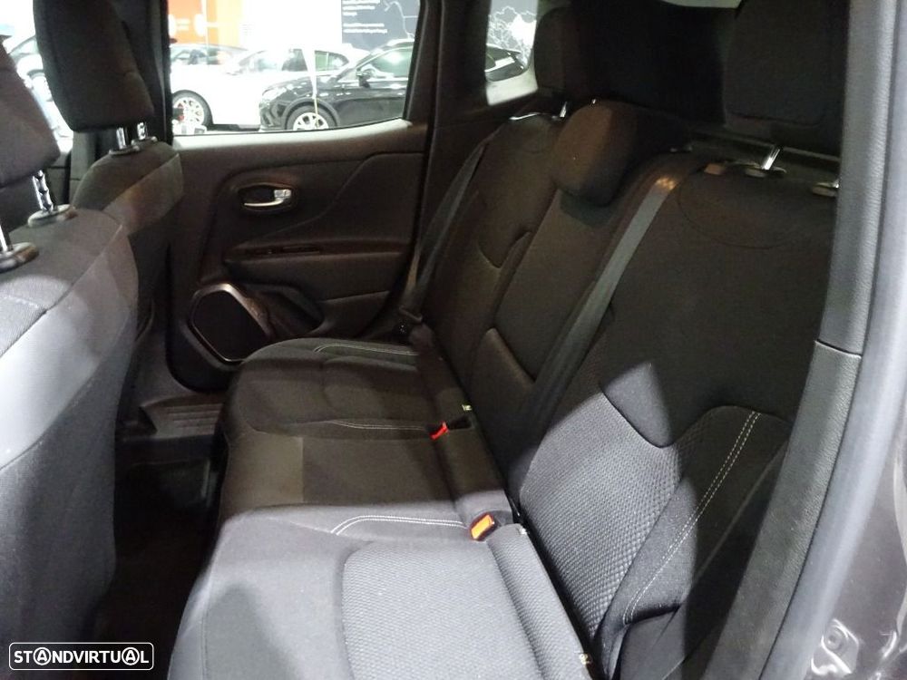 Jeep Renegade 1.0 T Limited - 33