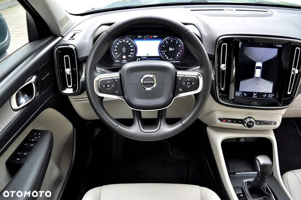 Volvo XC 40 T3 R-Design - 31
