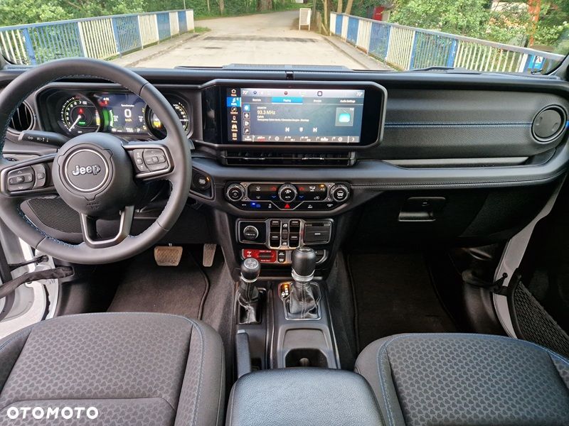 Jeep Wrangler - 10