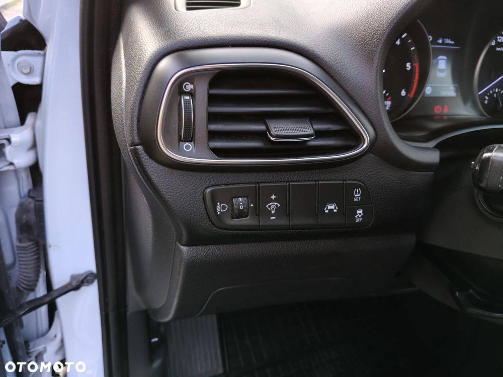 Hyundai i30 1.0 T-GDI GO Plus - 33