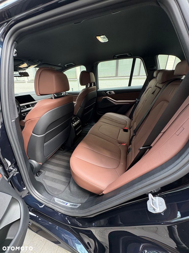 BMW X5 M50i - 12