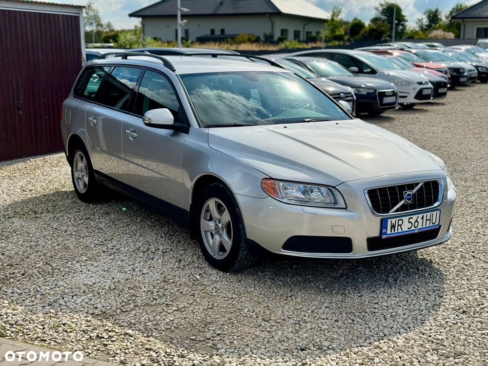 Volvo V70 2.0 Momentum - 1