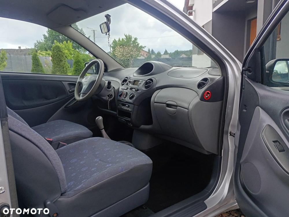 Toyota Yaris - 5