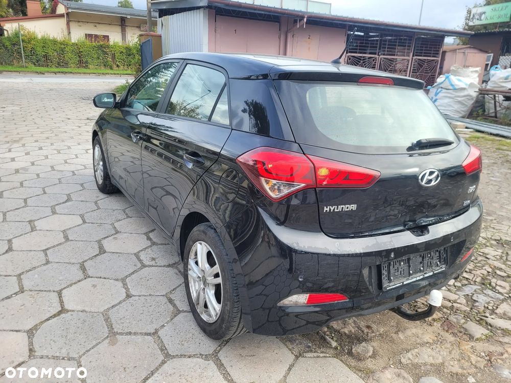 Hyundai i20 1.1 CRDi Comfort - 11