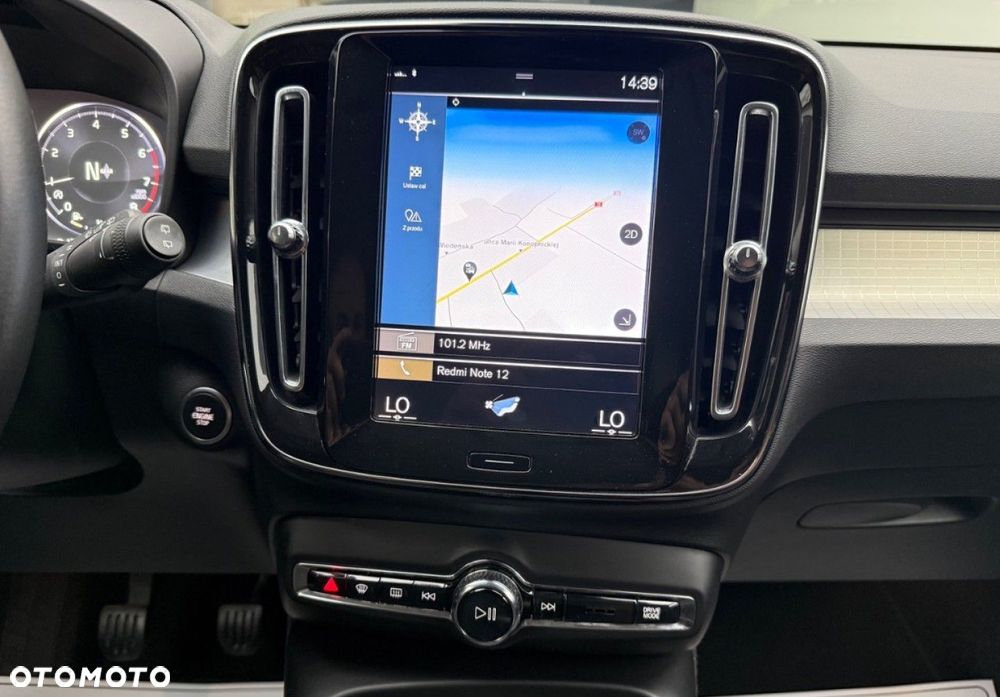 Volvo XC 40 T3 Momentum - 21