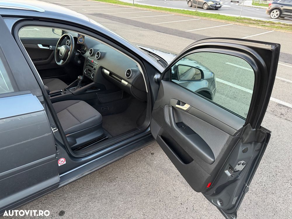 Audi A3 2.0 TDI Sportback DPF (DSG) S tronic Attraction - 7