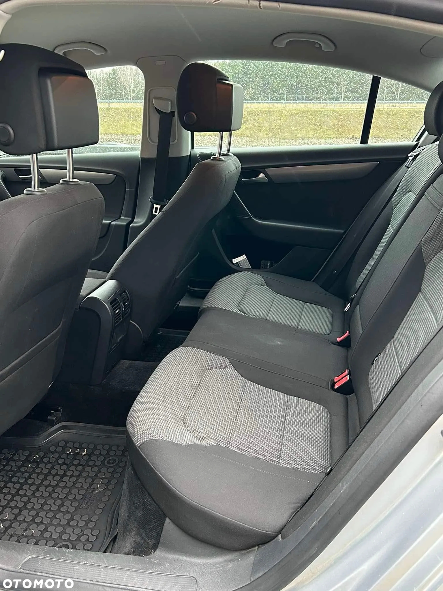 Volkswagen Passat - 16