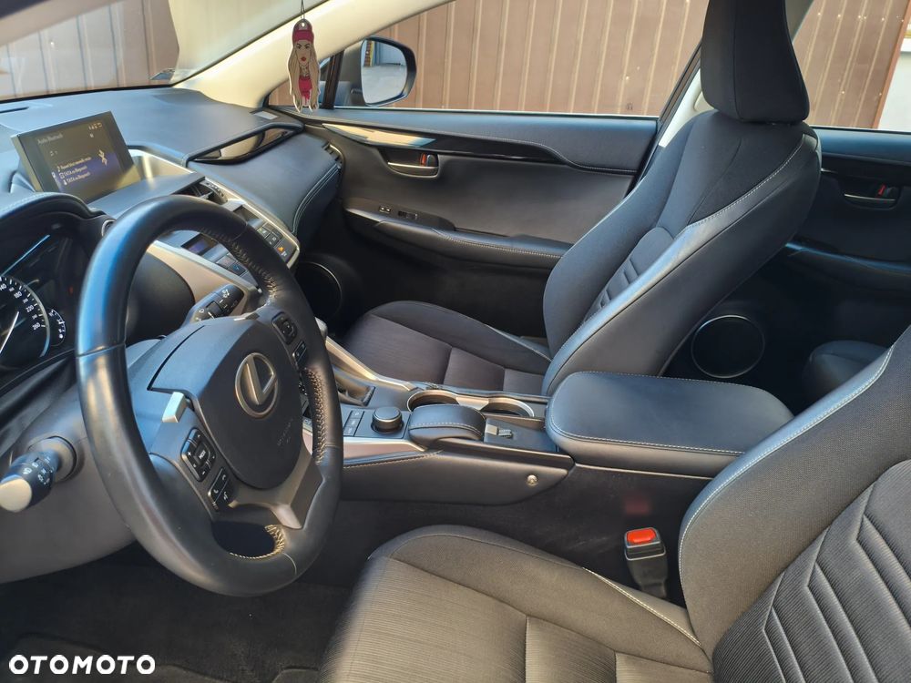 Lexus NX 300h Elite AWD - 25