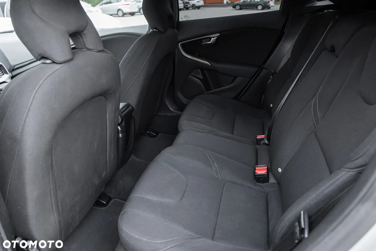 Volvo V40 - 24