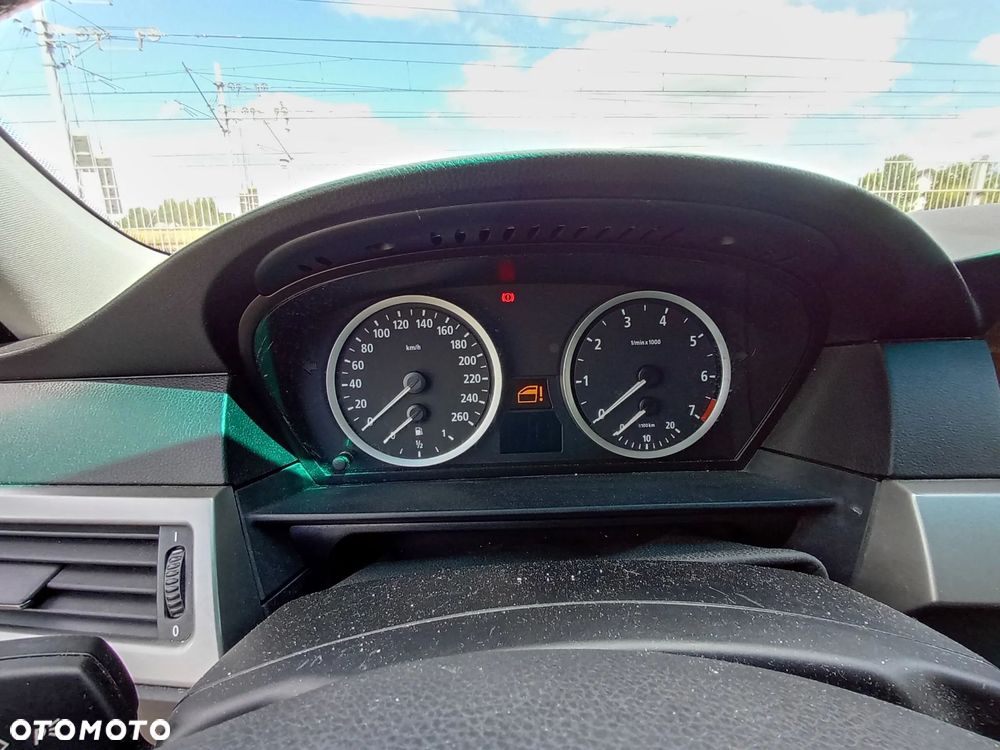 BMW Seria 5 523i - 15