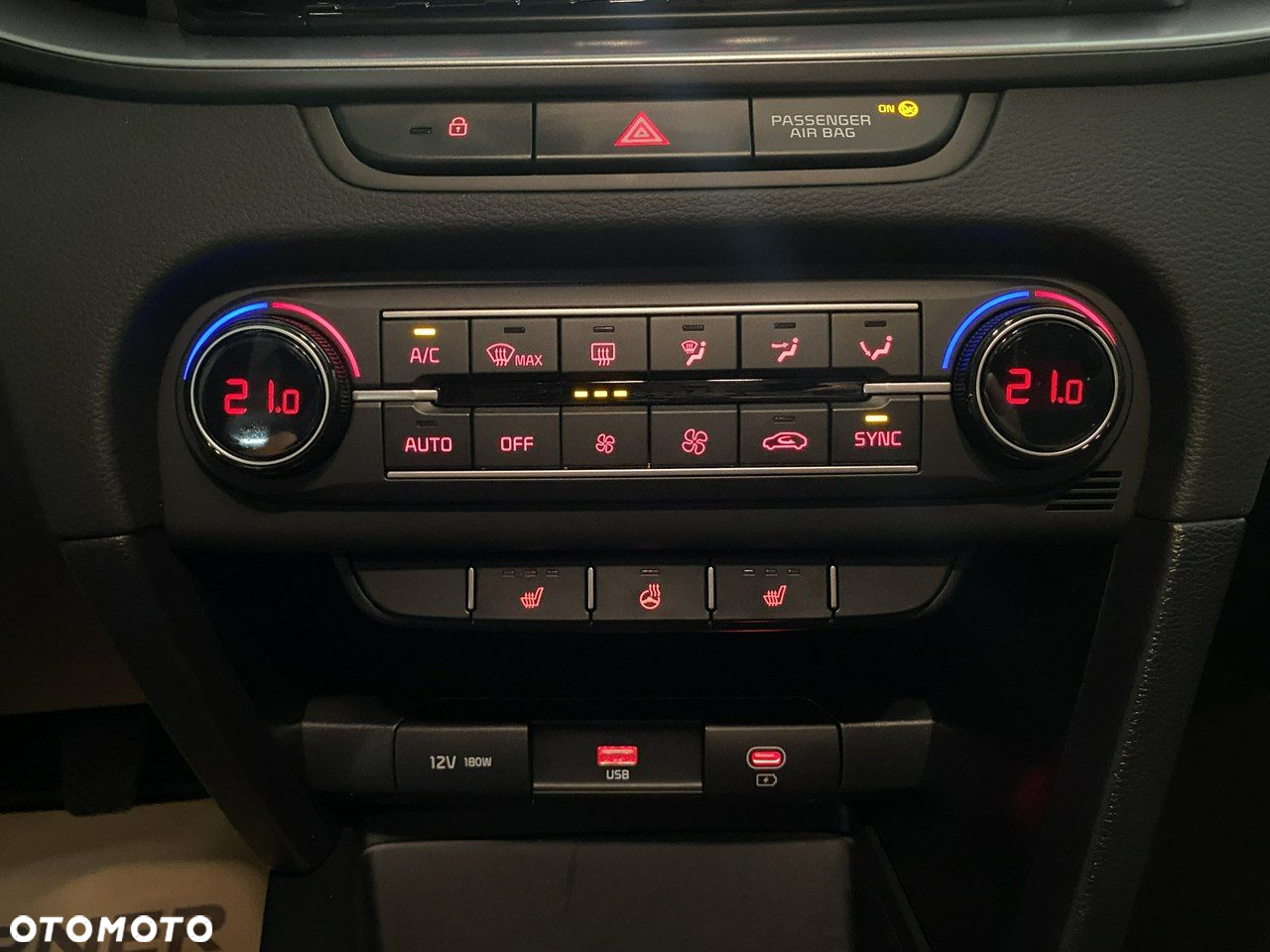 Kia XCeed - 26