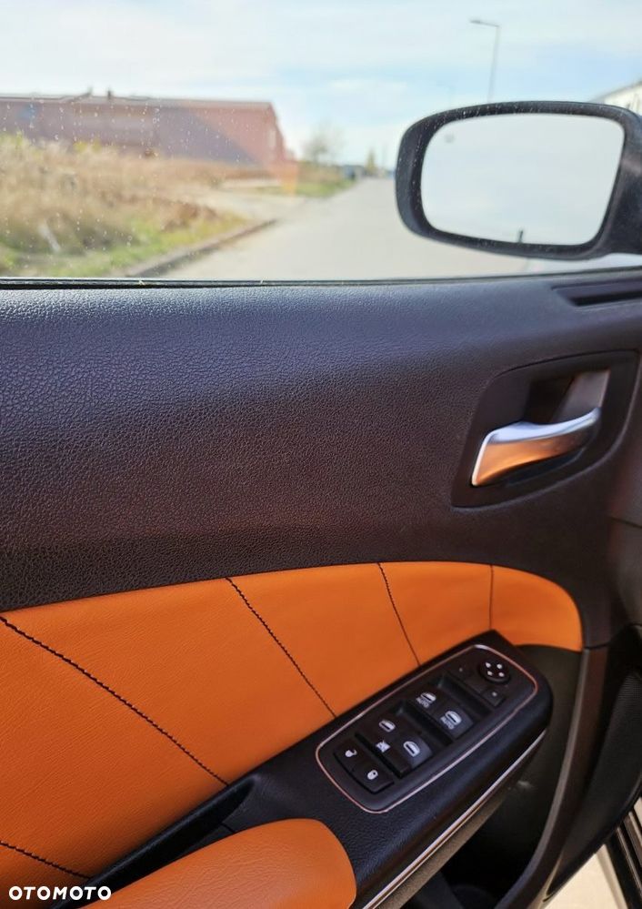 Dodge Charger 6.4 Scat Pack - 17