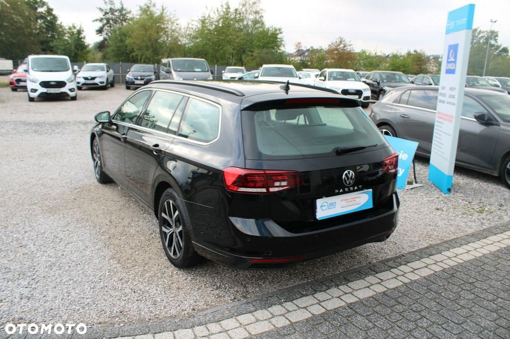 Volkswagen Passat - 8