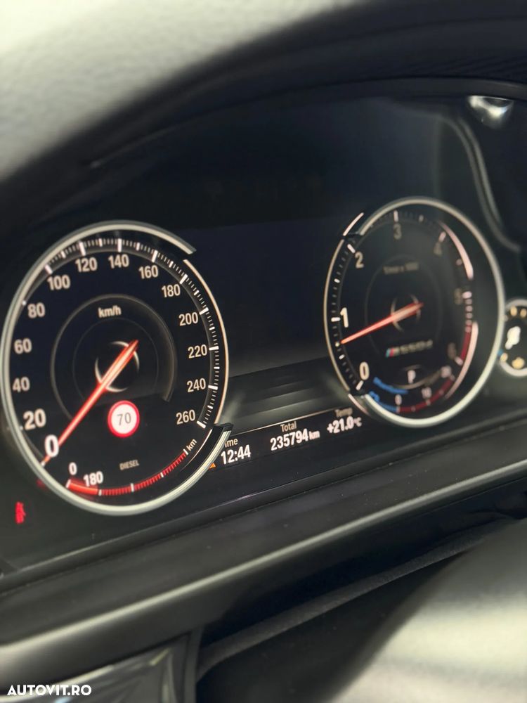 BMW Seria 5 530d xDrive - 13