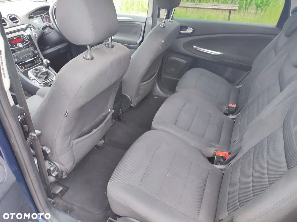 Ford S-Max - 34