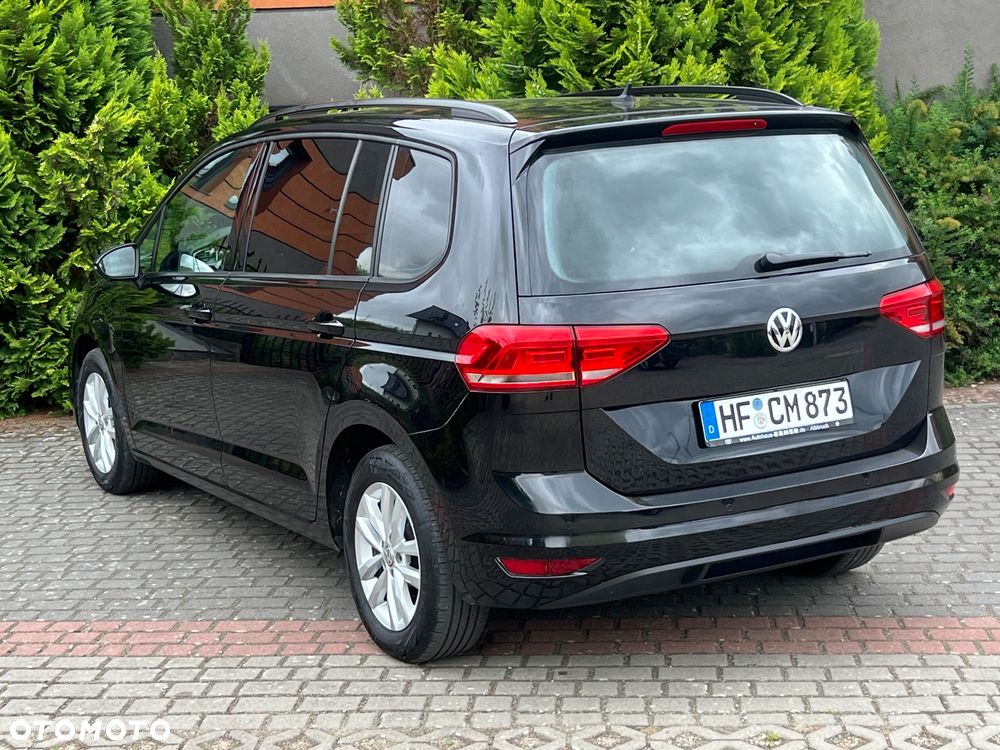Volkswagen Touran - 9