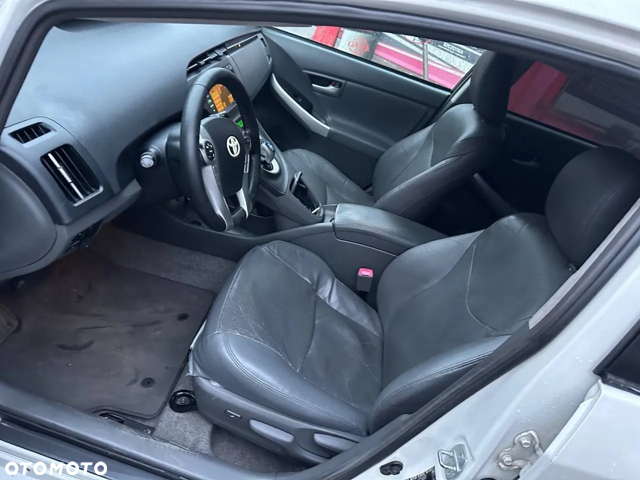 Toyota Prius 1.8 HSD Prestige - 9