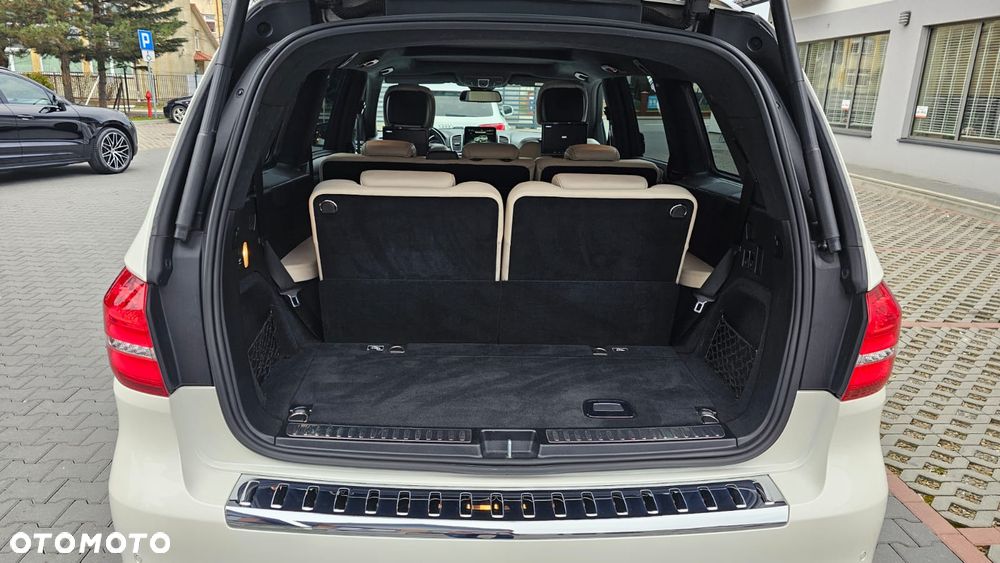 Mercedes-Benz GLS - 18
