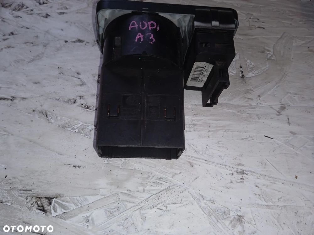 WŁĄCZNIK PRZEŁĄCZNIK ŚWIATEŁ 8L1941531E AUDI A3 8L 96-00 WŁĄCZNIK PRZEŁĄCZNIK ŚWIATEŁ 8L1941531E AUDI A3 8L - 2