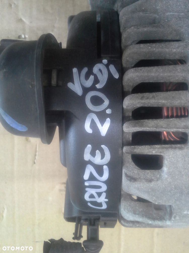 Chevrolet Cruze 2.0 VCDi alternator 140A GM 13502580 - 2