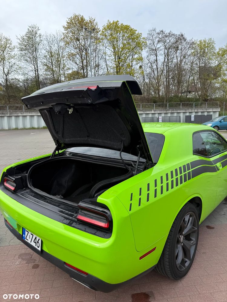 Dodge Challenger - 13