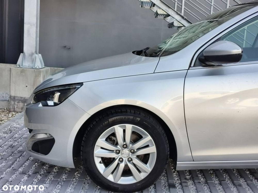 Peugeot 308 - 24