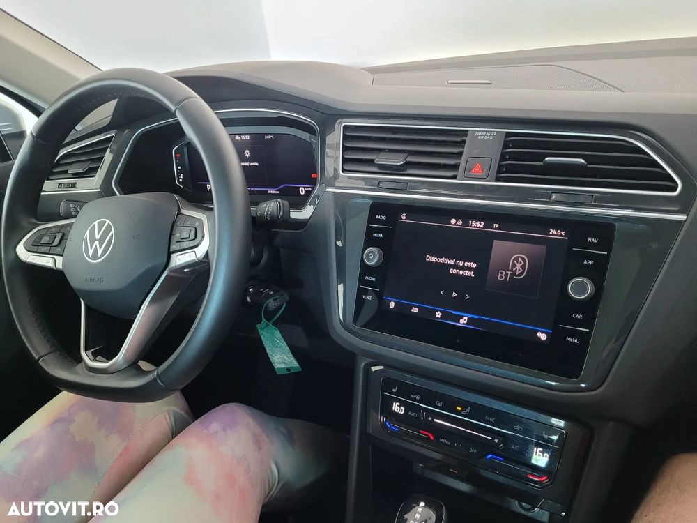 Volkswagen Tiguan - 11