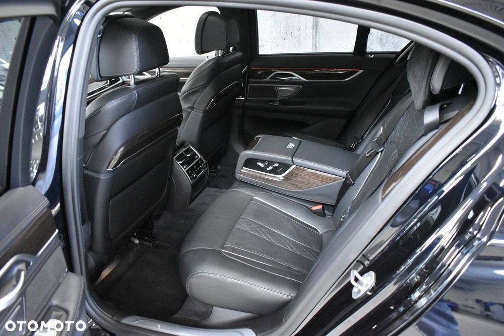 BMW Seria 7 740d xDrive - 30