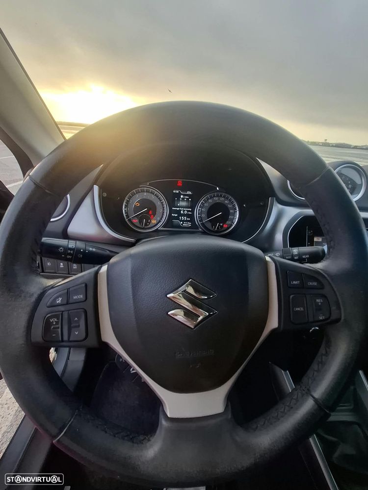 Suzuki Vitara 1.0T GLE - 6