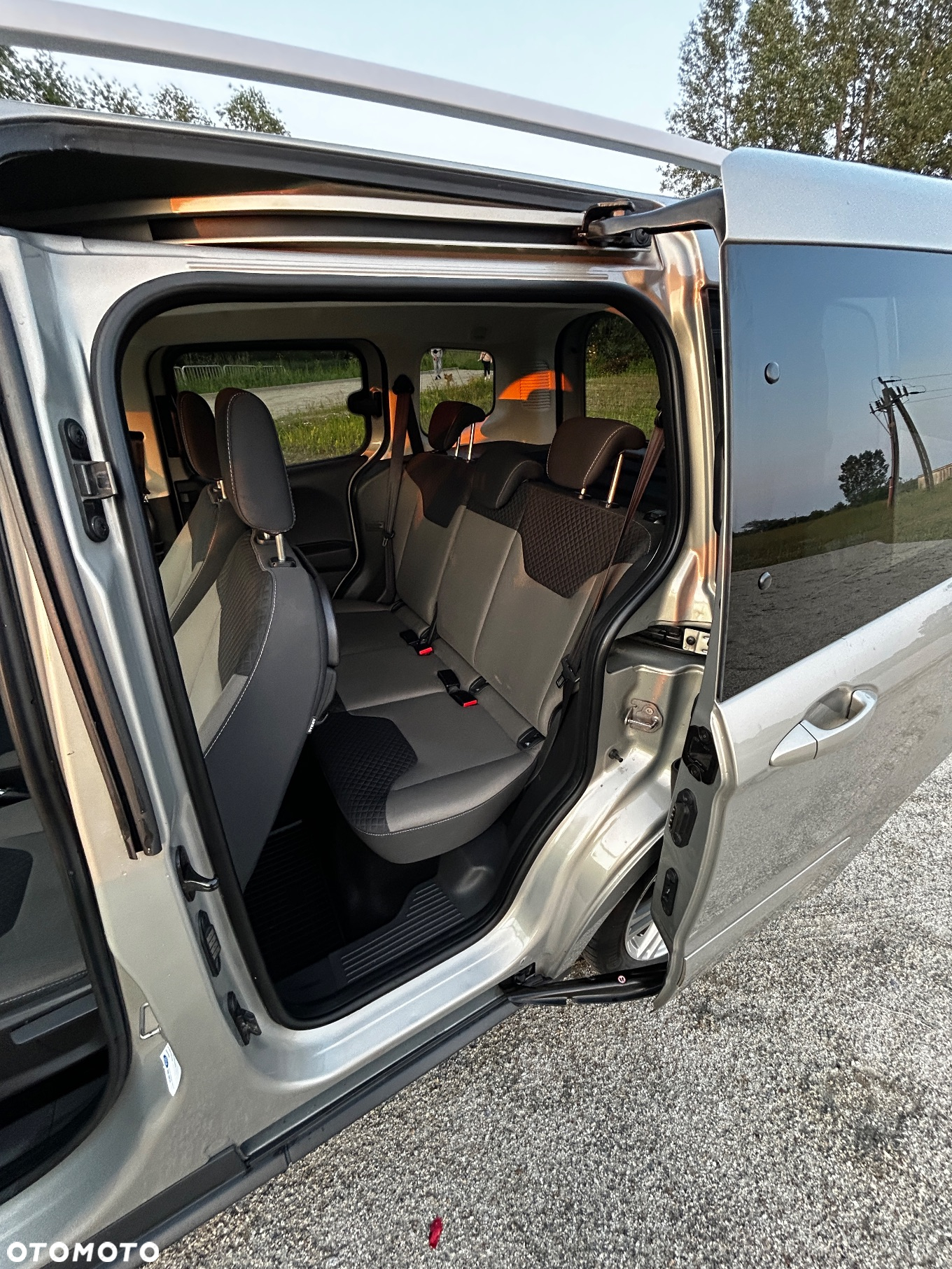 Ford Tourneo Courier 1.5 TDCi Trend - 23