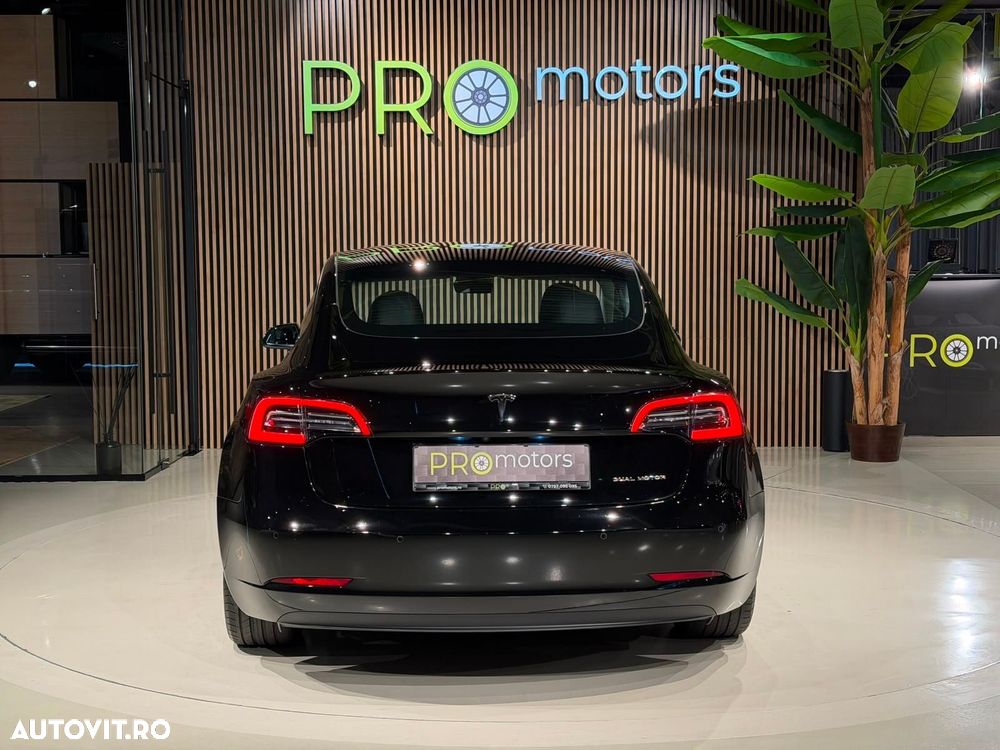 Tesla Model 3 - 9