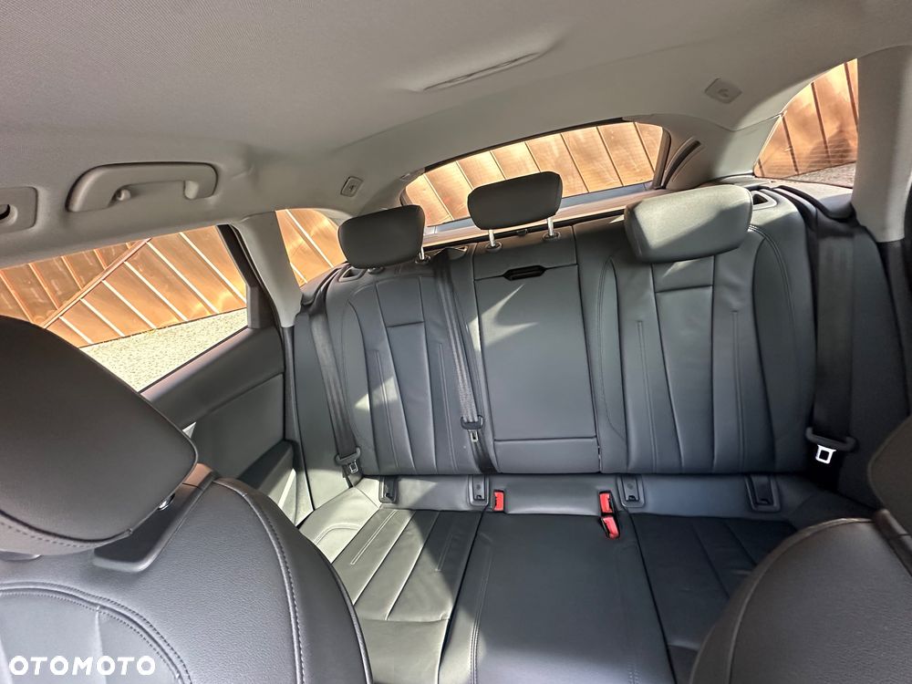 Audi A4 Avant 40 TDI S tronic S line - 6